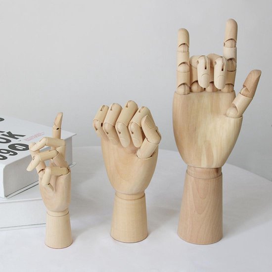 Model hand, rechts 18 cm hoog